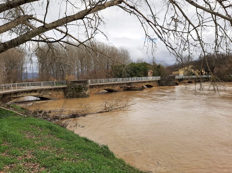 ancora una volta il fiume ricopre il campo sportivo di Sagginale