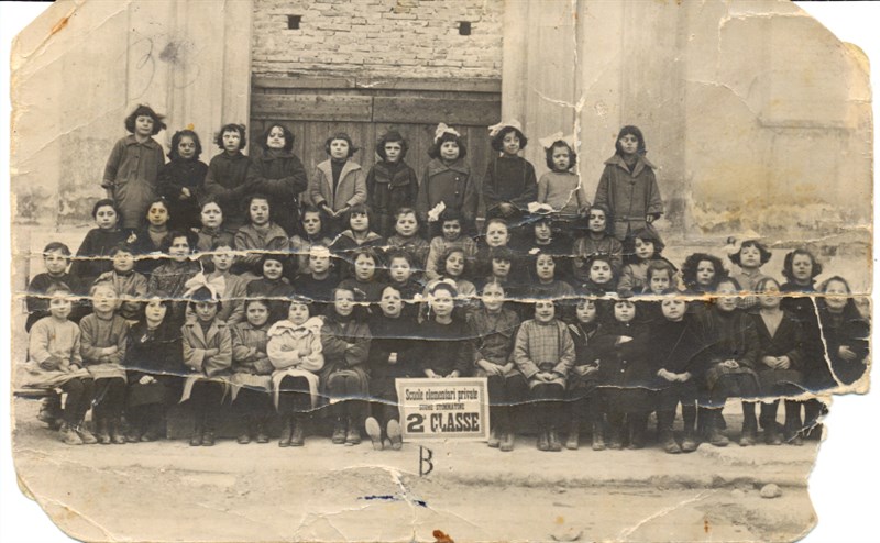 Una storica foto dei primi del ‘900 di una classe delle Scuole Stimmatine di Borgo San Lorenzo.  