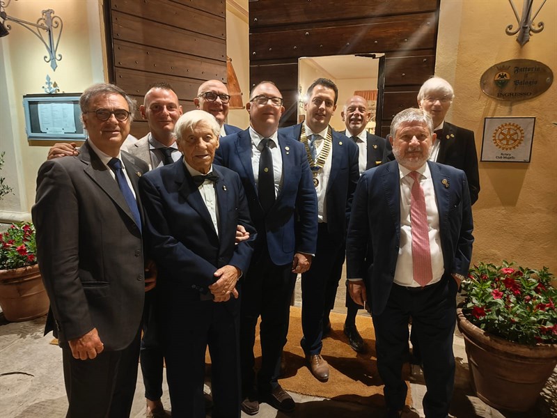 Il nuovo consiglio direttivo del Rotary Club Mugello