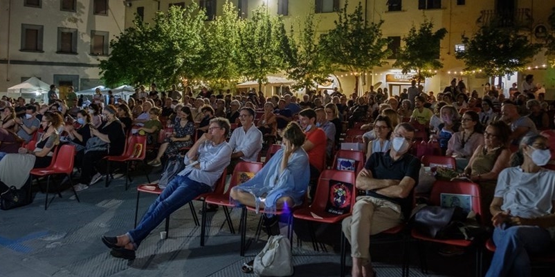 Piazza dei Popoli platea, una vecchia edizione a Pontassieve