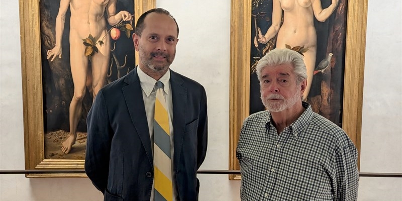 George Lucas e Simone Verde davanti ad Adamo ed Eva di Hans Baldung Grier