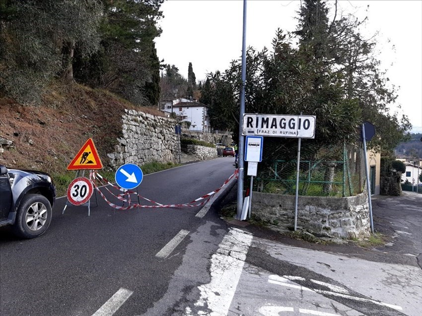 Maltempo in Metrocittà Firenze. Frana sulla Londa-Stia e caduta di un muro sulla Sp 91 a Pomino