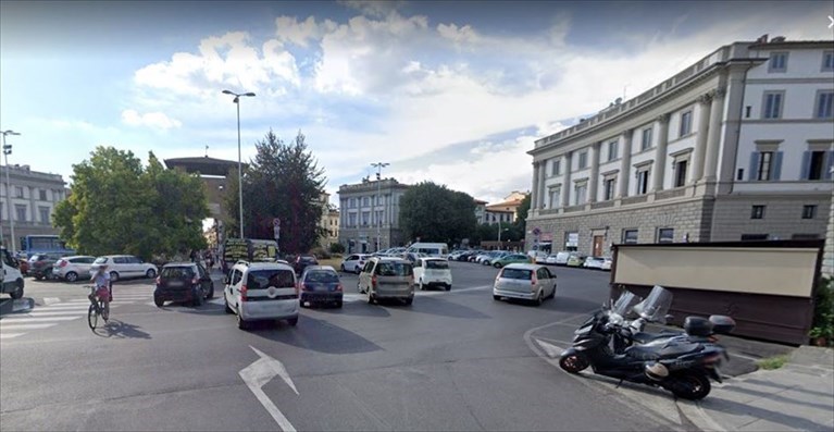 piazza Beccaria, la piazza del parcheggio selvaggio