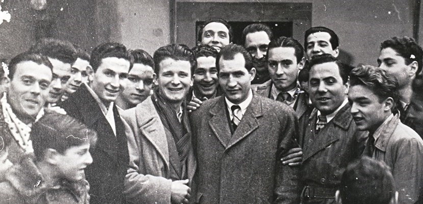 Gino Bartali in visita ai Salesiani a Borgo (vedi didascalia nel testo)