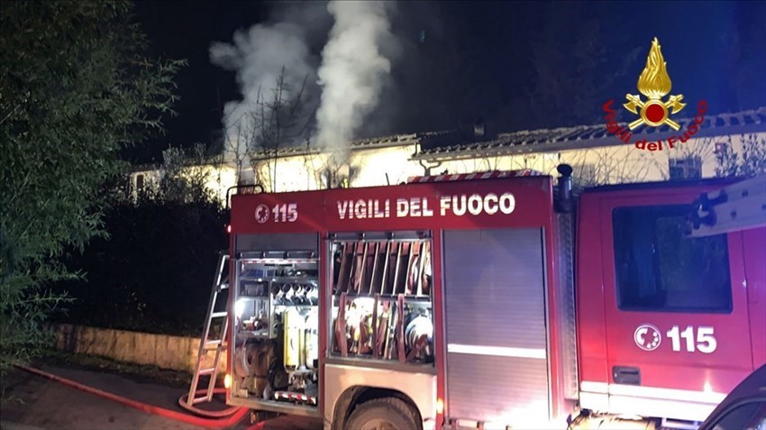 Incendio di un terratetto a Montebonello