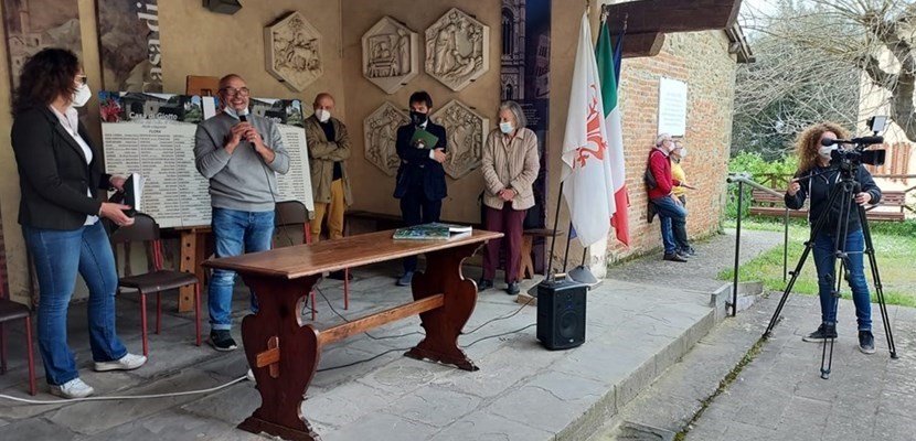 La manifestazione alla Casa di Giotto