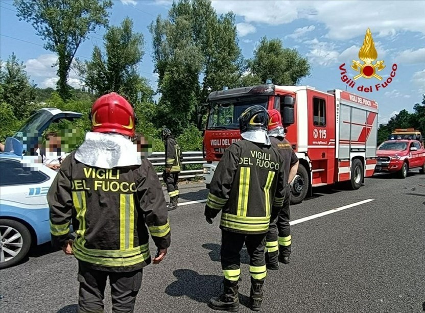 Incidente in A1 - vigili del fuoco