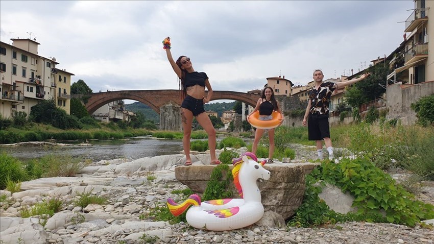 Sul set di "Allegria", il video girato a Pontassieve dai cittadini della Valdisieve