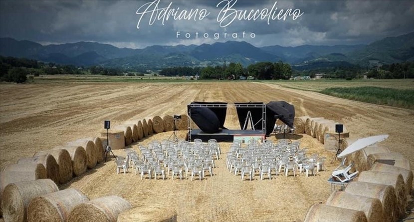 Il palcoscenico del teatro di paglia