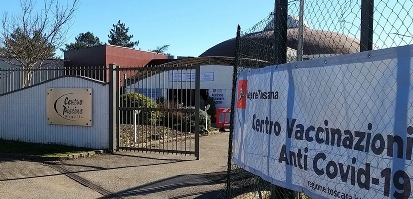 Il centro piscine, dove è stato anche allestito l'hub per i vaccini