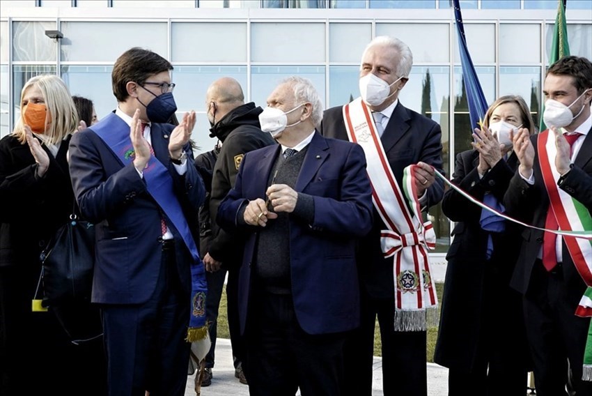 l'inaugurazione del nuovo liceo Agnoletti