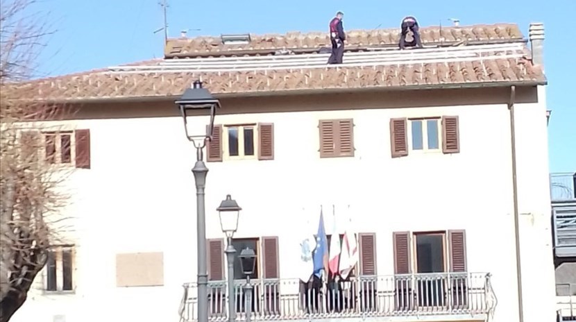 L'installazione dei pannelli a Vaglia