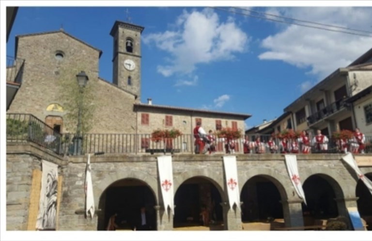 Una vecchia edizione del Dante Ghibellino a San Godenzo