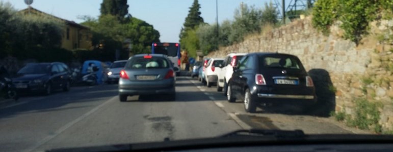 Veicoli in coda sulla Bolognese. Foto di repertorio