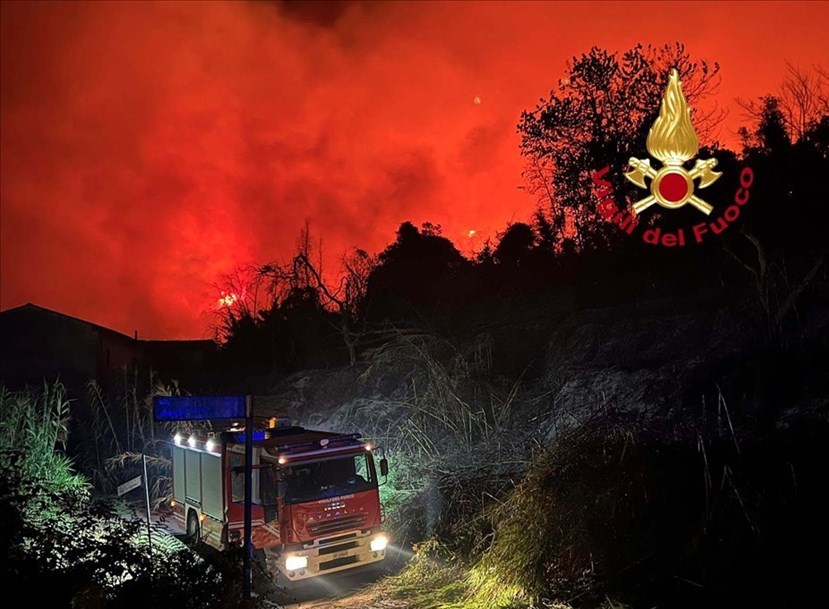 L'incendio a Massarosa.