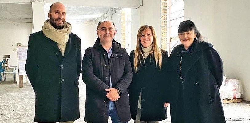 Foto d’archivio: da dx Tiziana Torri, Monica Marini, Carlo Boni, Giuseppe De Cristofaro al plesso Maltoni-Calvino nel 2020 durante i lavori al  cantiere dell’ex Chino Chini.