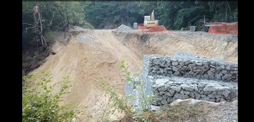 Una foto dell’intervento scattata alcune settimane fa. Adesso i lavori sono in fase più avanzata