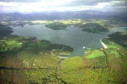 Siccità. Bollettino di guerra: Bilancino al Tg1, a Borgo multe gli sprechi e a Moscheta bosco in fiamme....