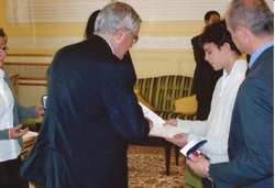 Morì per salvare i figli, medaglia alla memoria