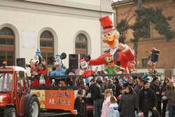 Il carnevale impazza! Tutte le foto della prima sfilata