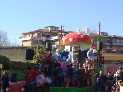 Borgo. Finalmente si sfila; le foto del carnevale