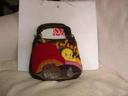 Firenze. Blitz della Finanza. Sequestrate false 'Braccialini', le borse che nascono in Valdisieve