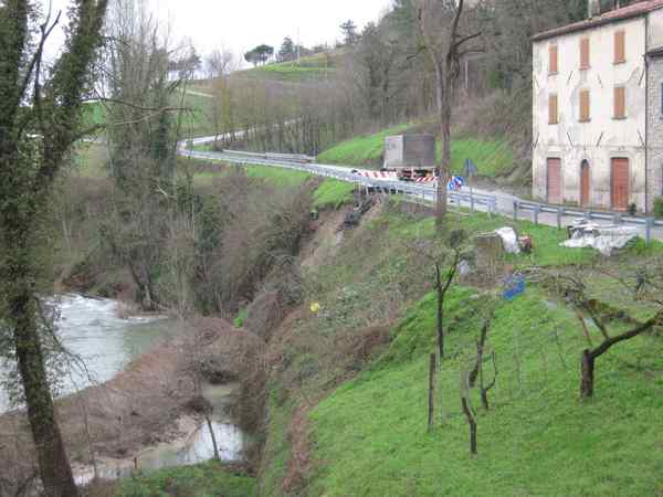 Alto Mugello 'isolato'. Frane e strade chiuse da bollettino di guerra