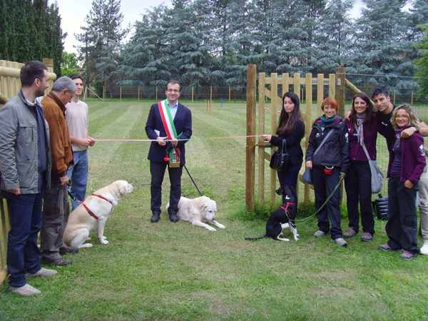 Borgo. Area cani: anche i quattrozampe della Giunta all'inaugurazione
