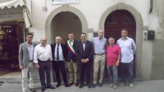 Un Bancomat nel centro storico di Scarperia. L'inaugurazione..