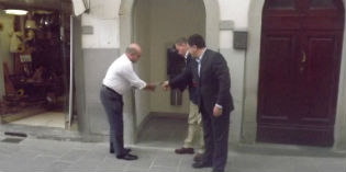 Un Bancomat nel centro storico di Scarperia. L'inaugurazione..