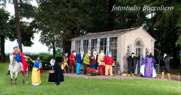 Sorriso di Bruna. Presentato il calendario (esilarante) 2014. Le foto più belle...