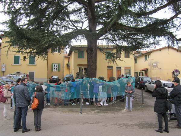 Borgo. Gli alunni e la Festa dell'Albero. Foto...