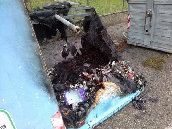 'Campane' in fiamme a Borgo. Atto vandalico? Bravata?