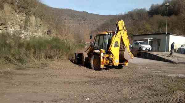 Paterno. Trivella in azione, e arriva il georadar