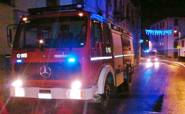 Contatore distrutto a martellate. I retroscena della serata di Borgo...