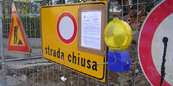 Chiusura strada causa lavori in località Abeto