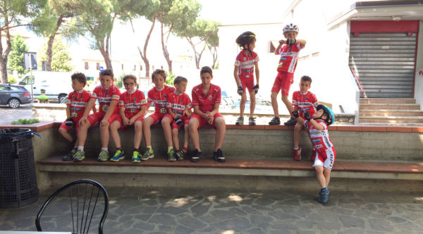 I bimbi del Ciclo Appenninico, futuro del ciclismo. Storia e foto