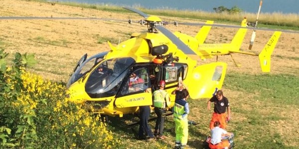 Si è tuffato volontariamente il ragazzo finito giù dal ponte (e ferito)