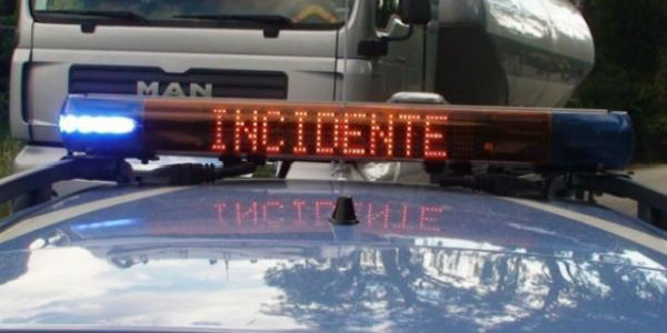Investiti mentre cambiano la ruota, due morti tra Sasso Marconi e Rioveggio