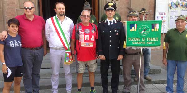 L'Alpino camminatore che attraversa l'Italia ricevuto a Borgo. Foto e cronaca
