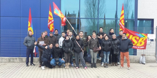 Sciopero in corso alla Drogheria & Alimentari. Foto e motivazioni