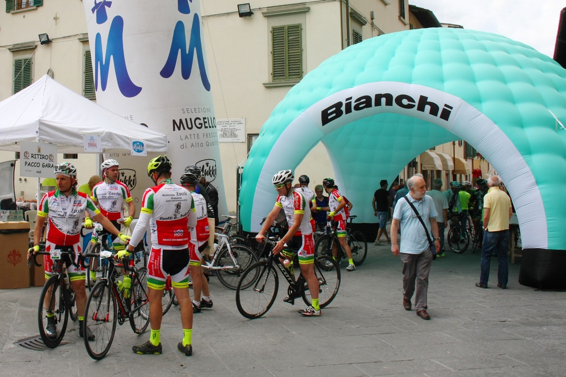 Il meteo non ferma il Ciclotour Mugello