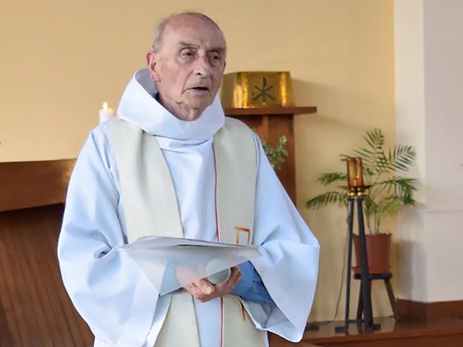Padre Jacques, ucciso in Normandia. Cordoglio, e commento, di Ado Giovannini