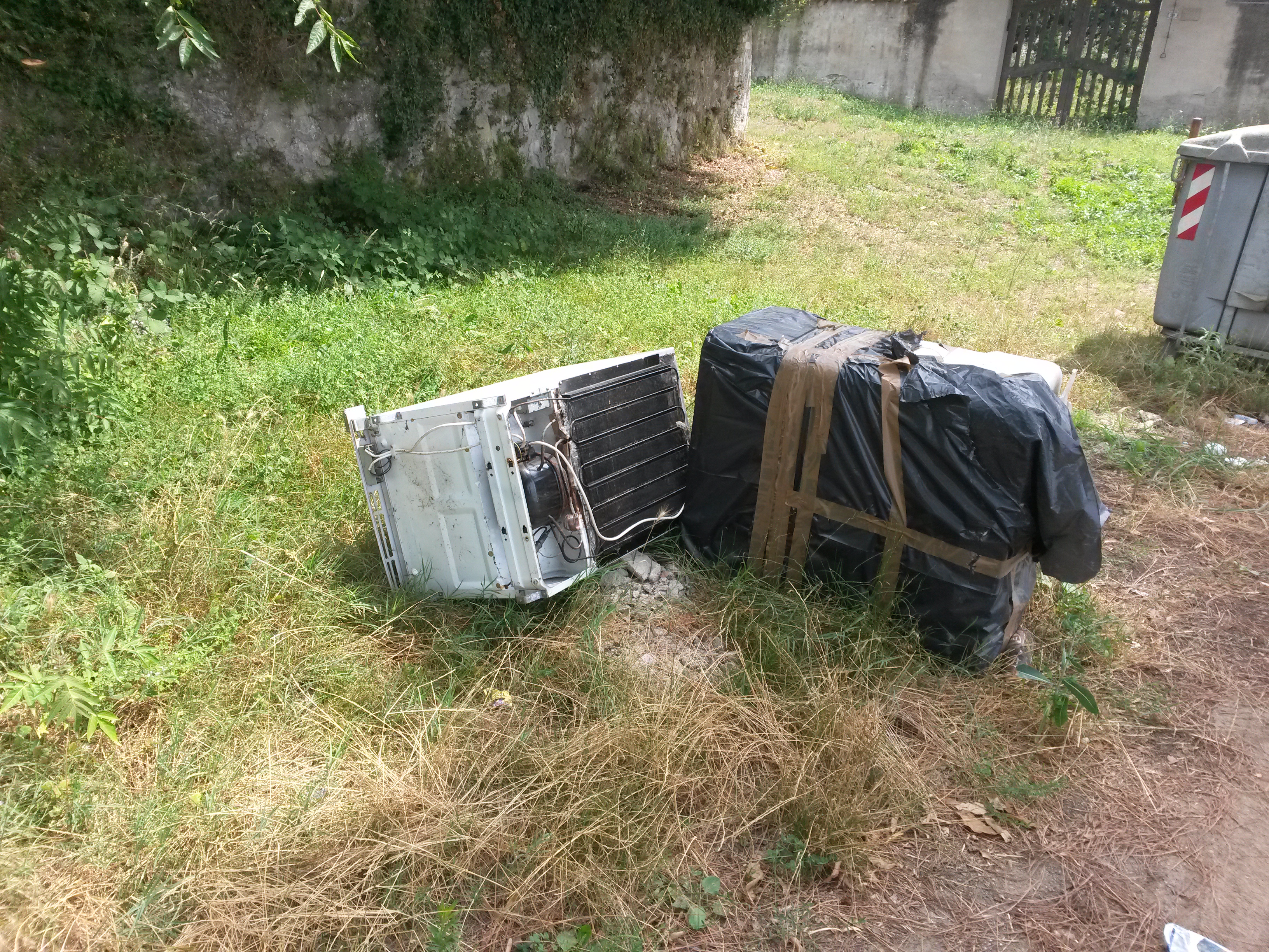 rifiuti-vicchio abbandonati