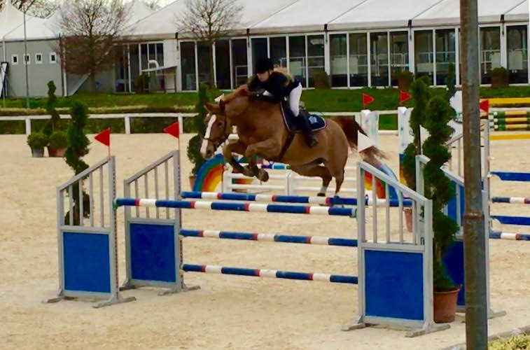 Camilla Bianchi. Prima italiana all'Internazionale di Arezzo di salto a ostacoli