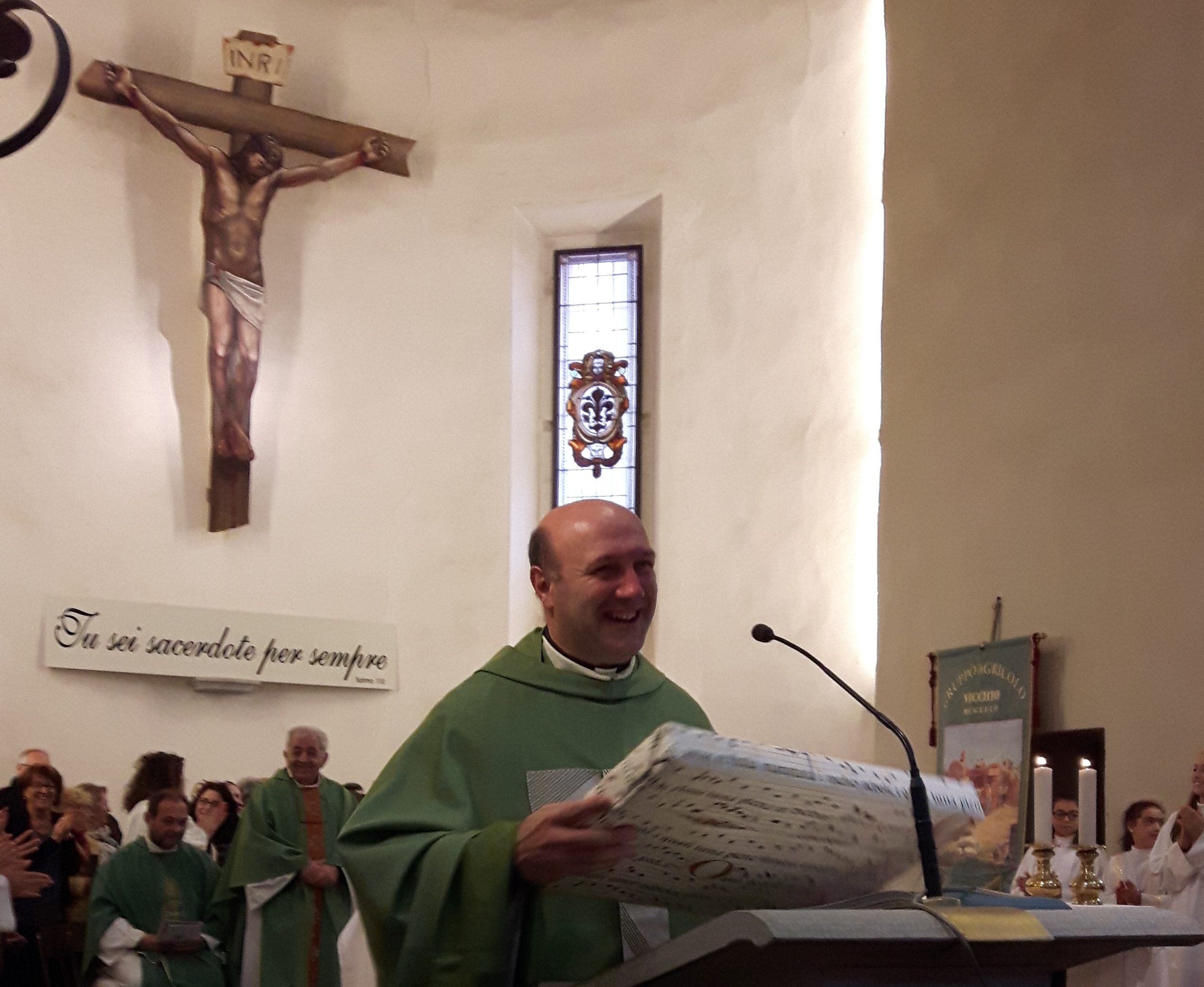 Vicchio festeggia i 25 anni di sacerdozio di Don Giuliano Landini