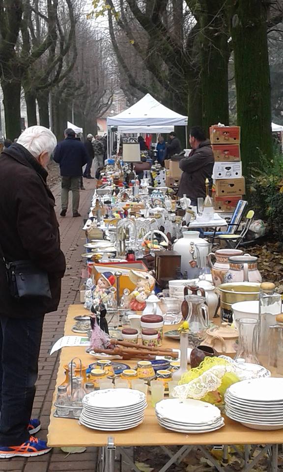 Dalla soffitta alla cantina... foto da un mercato