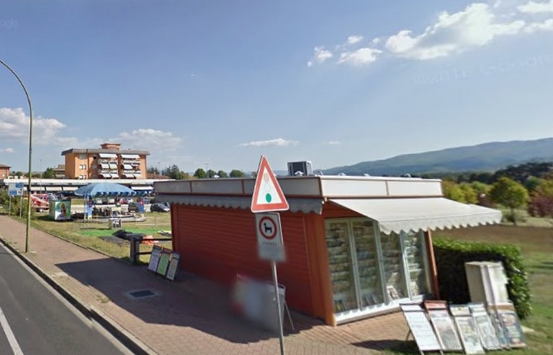 Furto all'edicola. Cassaforte aperta col flessibile: bottino di migliaia di euro