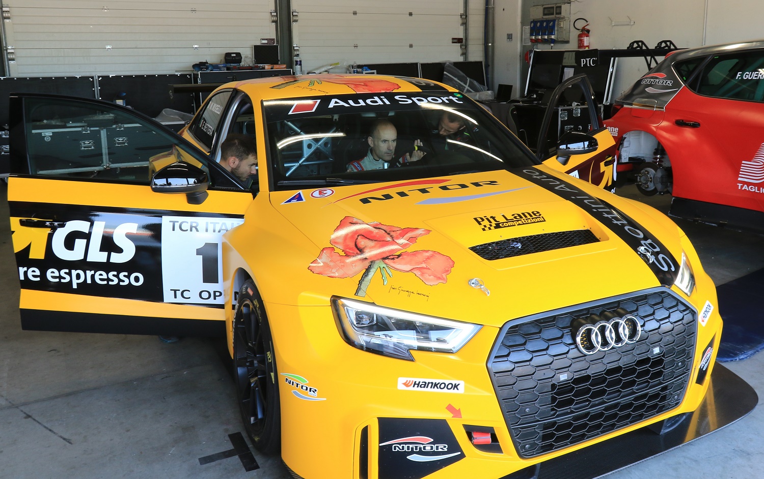 Max Mugelli pronto ai blocchi di partenza del TCR Italy Touring Car Championship