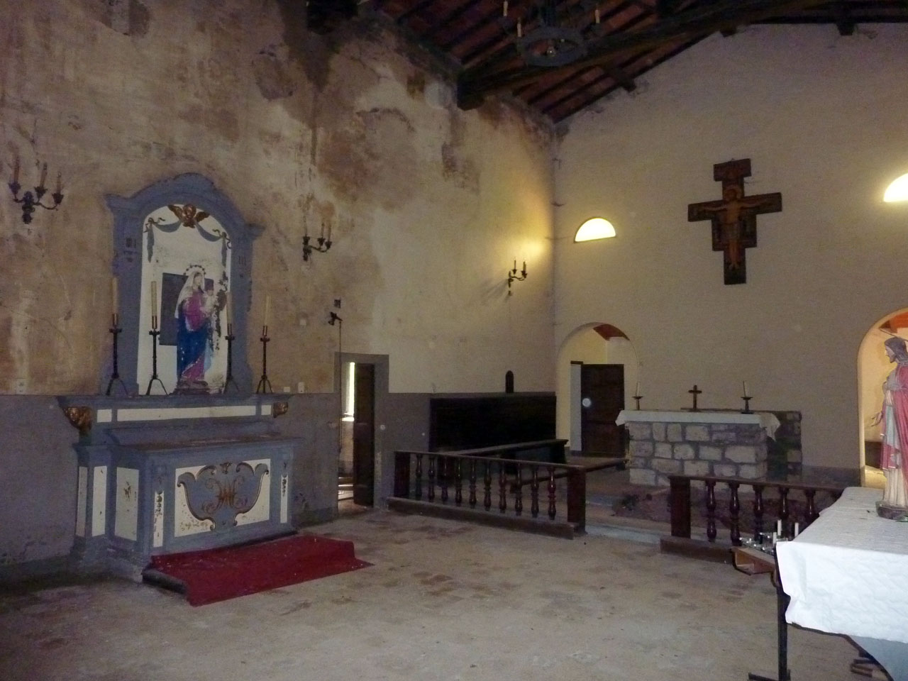 Paterno, la vecchia chiesa sta crollando. Lettera al sindaco (e foto)